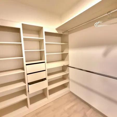 Metropolis Prime With Free Parking Appartement