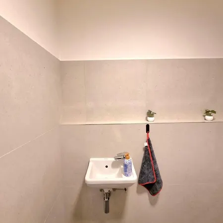 Metropolis Prime With Free Parking Apartment