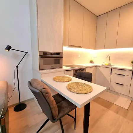 Metropolis Prime With Free Parking Apartment *