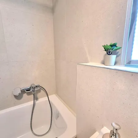 Metropolis Prime With Free Parking Appartement Bratislava